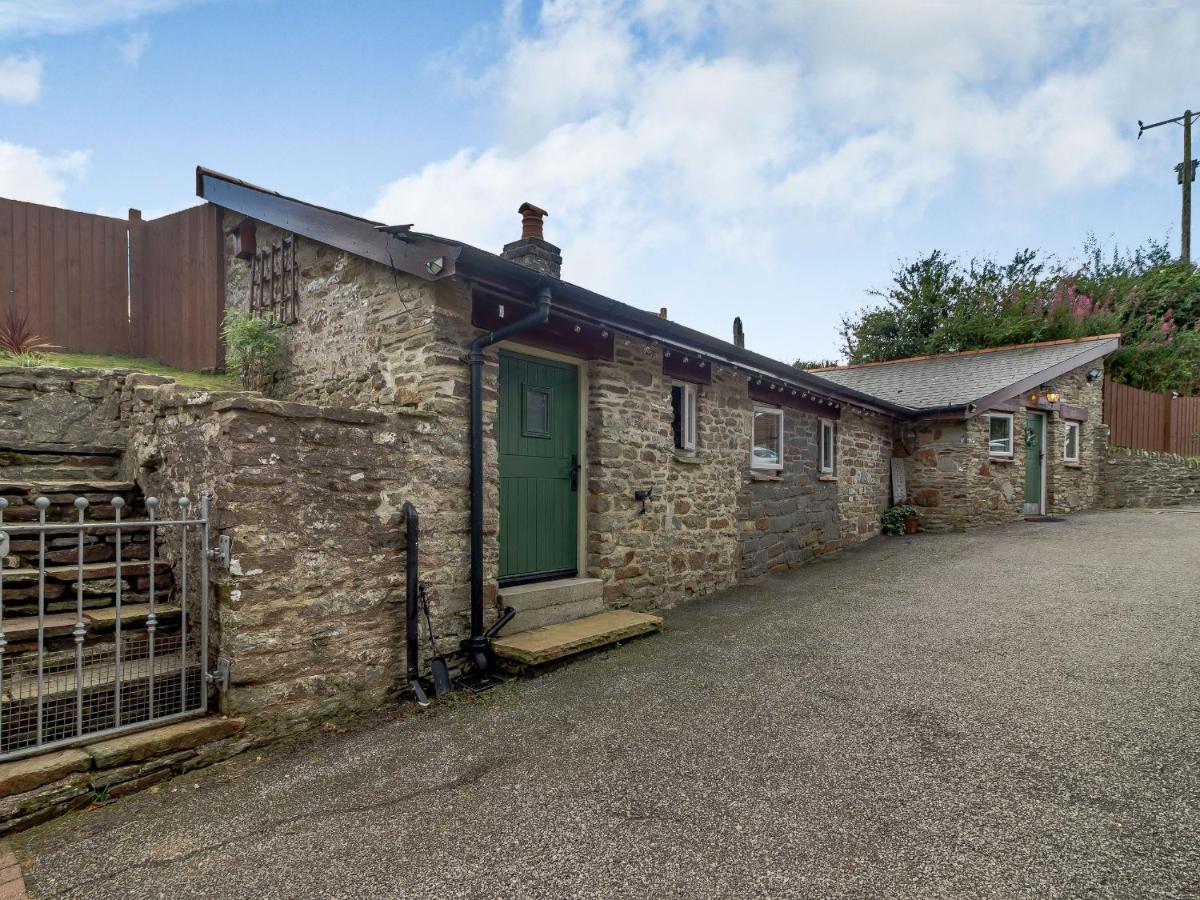 Caner Bach Lodge Bridgend  Buitenkant foto